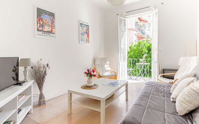 Nice 434: Tabelle, Möbel, Pflanze, Eigentum, Zimmerpflanze, Interior Design, Bilderrahmen, Komfort, Beleuchtung, Orange