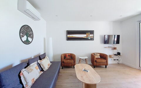 Les Goelands: Möbel, Interior Design, Flooring, Fussboden, Wand, Holz, Zimmer, Couch, Decke, Wohnzimmer