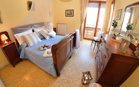 Carnevale: Zimmer, Möbel, Eigentum, Schlafzimmer, Bett, Gebäude, Interior Design, Fussboden, Haus, Wand
