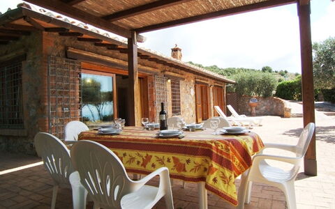 Raggio Di Sole Sull'argentario: Eigentum, Gebäude, Zimmer, Möbel, Grundeigentum, Tabelle, Haus, Terrasse, Zuhause, Veranda