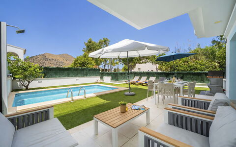 Teresa Beach 1: Schwimmbad, Zuhause, Möbel, Resort, Gartenmöbel, Schatten, Landscaping, Estate, Stuhl, Garten