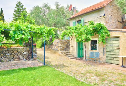 Country Home Il Passatempo: Eigentum, Grün, Haus, Wand, Gebäude, Grundeigentum, Zuhause, Baum, Garten, Gras