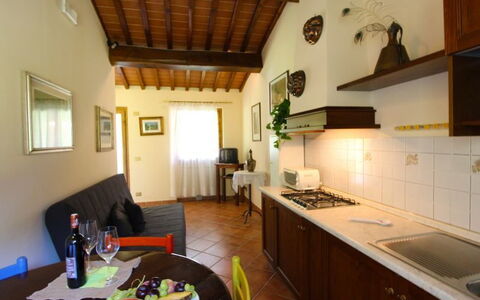 Villa le Balze: Eigentum, Zimmer, Gebäude, Haus, Küche, Möbel, Interior Design, Countertop, Grundeigentum, Fussboden
