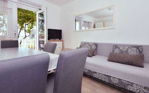 Magis: Möbel, Eigentum, Bilderrahmen, Azurblau, Holz, Beleuchtung, Interior Design, Komfort, Fussboden, Flooring