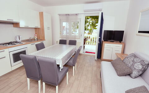 Magis: Möbel, Eigentum, Bilderrahmen, Azurblau, Holz, Beleuchtung, Interior Design, Komfort, Fussboden, Flooring