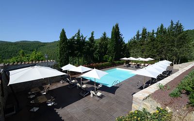Casalta Di Pesa: Eigentum, Schwimmbad, Haus, Gebäude, Grundeigentum, Urlaub, Die Architektur, Baum, Freizeit, Zuhause