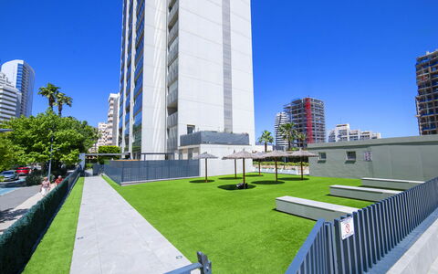 Calpe Calp 438: Wolkenkratzer, Gebäude, Daytime, Stadtgebiet, Stadt, Metropolitan Area, Wohnung, Die Architektur, Metropole