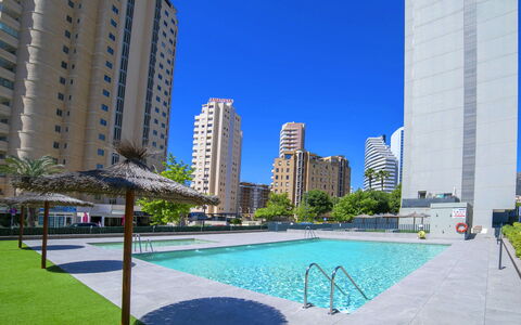 Calpe Calp 438: Gebäude, Schwimmbad, Wolkenkratzer, Wohnung, Stadt, Eigentumswohnung, Wohngebiet, Metropolitan Area, Verbundwerkstoff