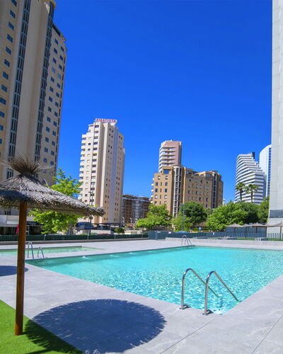 Calpe Calp 438: Gebäude, Schwimmbad, Wolkenkratzer, Wohnung, Stadt, Eigentumswohnung, Wohngebiet, Metropolitan Area, Verbundwerkstoff