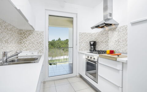 Forest Fairy: Eigentum, Zimmer, Weiss, Interior Design, Möbel, Haus, Gebäude, Küche, Fussboden, Countertop