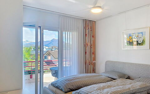 Caslano 400: Interior Design, Möbel, Decke, Holz, Zimmer, Flooring, Fussboden, Bett, Schlafzimmer, Wohnung