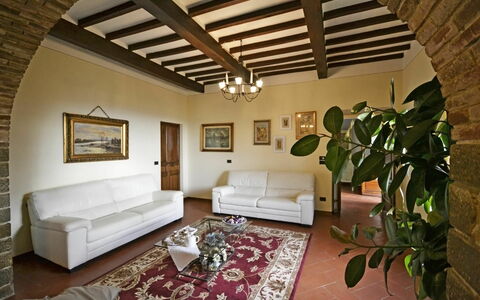 Villa Gelsomino: Zimmer, Eigentum, Interior Design, Gebäude, Möbel, Wohnzimmer, Decke, Haus, Grundeigentum, Zuhause