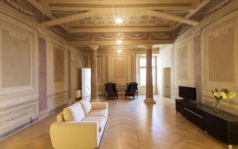 Appartamento Imperiale: Gebäude, Interior Design, Zimmer, Eigentum, Decke, Fussboden, Wand, Empfangshalle, Möbel, Wohnzimmer