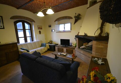 Appartamento Luna: Zimmer, Eigentum, Wohnzimmer, Haus, Gebäude, Interior Design, Möbel, Zuhause, Decke, Fussboden