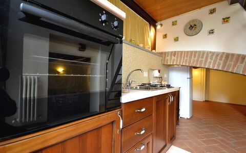 Appartamento Passerini: Countertop, Eigentum, Zimmer, Cabinetry, Küche, Möbel, Gebäude, Interior Design, Zuhause, Beleuchtung