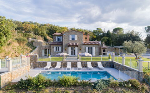 Villa Chiara: Eigentum, Haus, Gebäude, Zuhause, Estate, Grundeigentum, Wohngebiet, Die Architektur, Villa, Schwimmbad