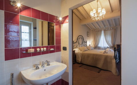 Villa Ginestra: Badezimmer, Zimmer, Eigentum, Interior Design, Möbel, Gebäude, Wand, Bett, Grundeigentum, Die Architektur