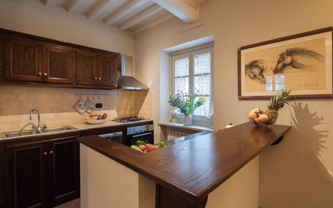 Villa Ginestra: Countertop, Zimmer, Eigentum, Möbel, Küche, Cabinetry, Interior Design, Gebäude, Decke, Grundeigentum