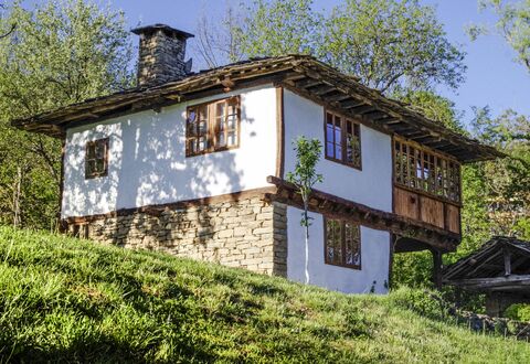 Karashka: Haus, Eigentum, Gebäude, Zuhause, Hütte, Die Architektur, Ländliches Gebiet, Bauernhaus, Grundeigentum, Baum