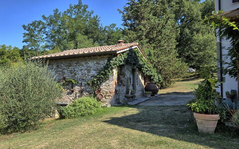Villa Marina: Eigentum, Haus, Wand, Zuhause, Hütte, Grundeigentum, Baum, Gebäude, Gras, Garten