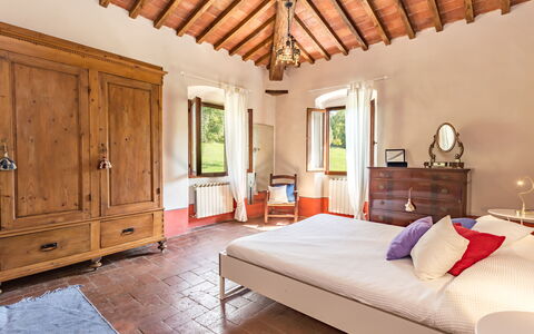 Villa Marina: Schlafzimmer, Eigentum, Zimmer, Möbel, Bett, Gebäude, Interior Design, Bettdecke, Bettrahmen, Decke