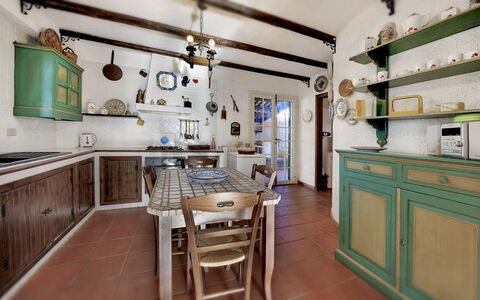 Villa Palma: Eigentum, Zimmer, Gebäude, Möbel, Interior Design, Küche, Decke, Haus, Cabinetry, Grundeigentum