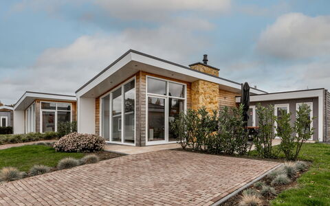 Green Resort Mooi Bemelen: Himmel, Wolke, Essen, Pflanze, Geschirr, Tabelle, Fenster, Berg, Obst, Holz