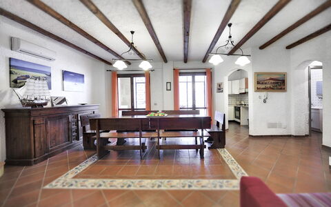 Villa Dell'ulivo: Gebäude, Eigentum, Zimmer, Decke, Interior Design, Fussboden, Dachgeschoss, Haus, Möbel, Wohnzimmer