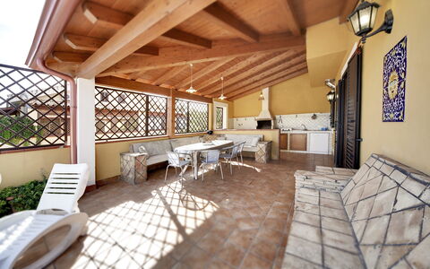 Villa Dell'ulivo: Eigentum, Gebäude, Zimmer, Interior Design, Grundeigentum, Haus, Die Architektur, Decke, Möbel, Zuhause