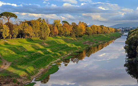 La Torretta: Natürliche Landschaft, Reflexion, Natur, Himmel, Wasser, Fluss, Wolke, Bank, Baum, Wasserweg