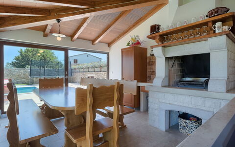 Mirjana: Eigentum, Holz, Interior Design, Stuhl, Beleuchtung, Wohnzimmer, Gebäude, Fussboden, Flooring, Schatten