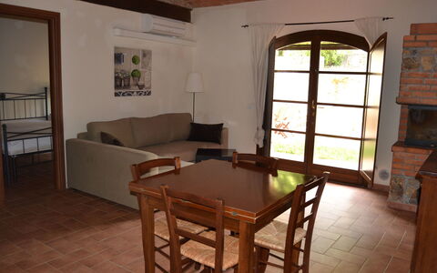 Borgo Casa Di Lappi: Zimmer, Eigentum, Möbel, Gebäude, Fussboden, Tabelle, Interior Design, Haus, Grundeigentum, Esszimmer