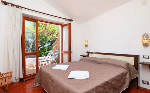 La Cala (Vgm615): Schlafzimmer, Möbel, Zimmer, Bett, Eigentum, Bettdecke, Decke, Interior Design, Bettrahmen, Bedding