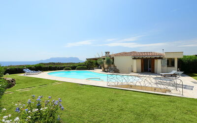 Iris - Olbia, Sardinien, Italien