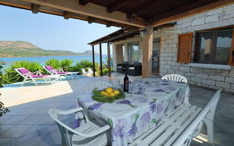 Tritone: Eigentum, Gebäude, Haus, Zimmer, Veranda, Interior Design, Terrasse, Villa, Grundeigentum, Estate