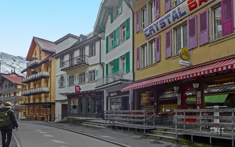 Wengen 66: \Stadt, Nachbarschaft, Gebäude, Mischnutzung, Strasse, Menschliche Siedlung, Die Architektur, Stadt, Stadtgebiet, Innenstadt