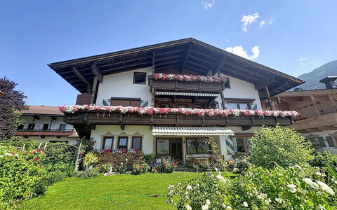 Aschau im Zillertal 485: Haus, Zuhause, Garten, Hütte, Estate, Garten, Balkon, Landscaping, Hazienda, Villa