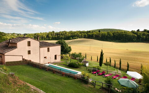 Villa Le Caggia: Eigentum, Haus, Natürliche Landschaft, Zuhause, Hütte, Himmel, Ländliches Gebiet, Bauernhaus, Estate, Bauernhof