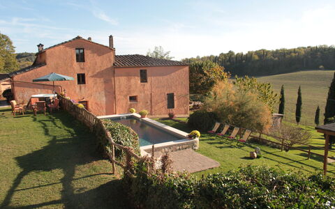Villa Le Caggia: Eigentum, Haus, Gebäude, Estate, Baum, Zuhause, Ländliches Gebiet, Die Architektur, Grundeigentum, Dorf