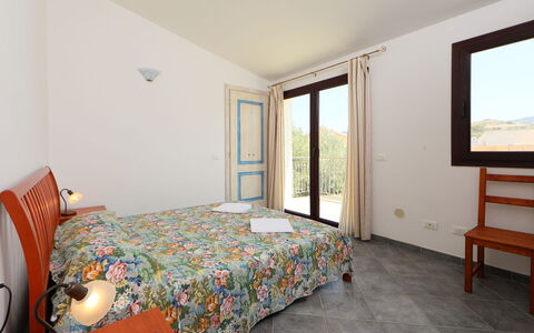 Avocado: Möbel, Gebäude, Eigentum, Komfort, Holz, Textil, Interior Design, Flooring, Tür