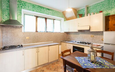 Giglio: Eigentum, Zimmer, Countertop, Küche, Möbel, Gebäude, Interior Design, Cabinetry, Haus, Grundeigentum