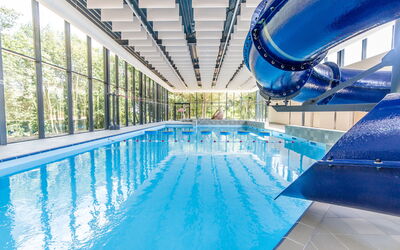 Maastricht 150: Schwimmbad, Freizeitzentrum, Blau, Eigentum, Freizeit, Die Architektur, Gebäude, Azurblau, Wasser, Grundeigentum