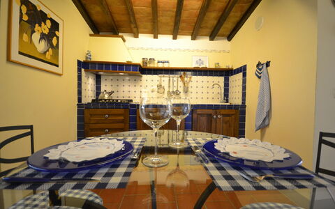 Casale Valentina: Zimmer, Eigentum, Interior Design, Gebäude, Möbel, Tabelle, Haus, Grundeigentum, Esszimmer, Decke