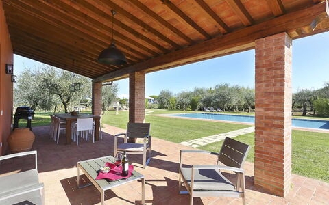 Il Grappolo: Eigentum, Haus, Gebäude, Zimmer, Veranda, Grundeigentum, Zuhause, Terrasse, Interior Design, Estate