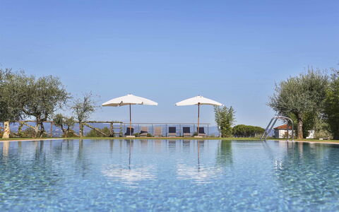 Il Grappolo: Wasser, Resort, Eigentum, Schwimmbad, Himmel, Freizeit, Baum, Urlaub, Reflecting Pool, Die Architektur