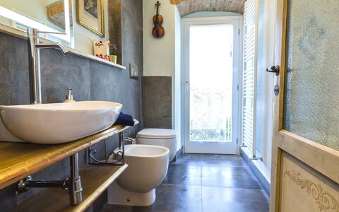 Michelangelo Cortona Apartment: Eigentum, Zimmer, Fussboden, Gebäude, Interior Design, Badezimmer, Decke, Die Architektur, Haus, Fliese