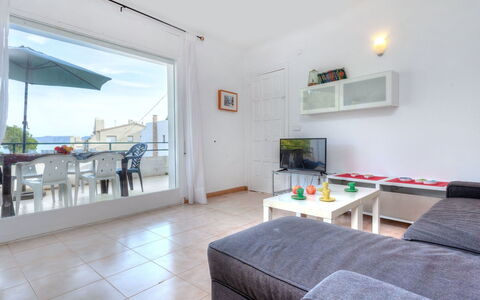 Cap Ras: Eigentum, Zimmer, Möbel, Gebäude, Grundeigentum, Interior Design, Haus, Fussboden, Wohnung, Schlafzimmer