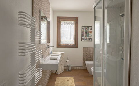 Villa la Vena: Zimmer, Eigentum, Fussboden, Gebäude, Interior Design, Die Architektur, Wand, Haus, Badezimmer, Grundeigentum