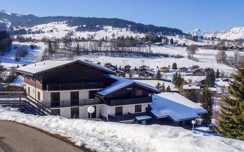 Le Sapin: Himmel, Gebäude, Schnee, Berg, Fenster, Wolke, Haus, Steigung, Baum, Hochland