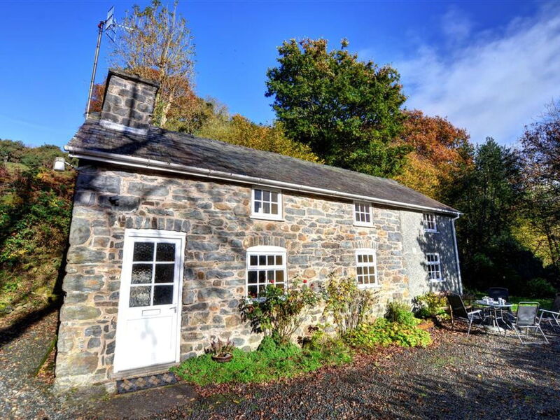 Llanerfyl